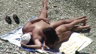Uomo maltrattato porno mature pelose guarito da 2 fighe strette