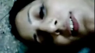 La matrigna bionda matura Erica scopa milf autoreggenti il figliastro troppo impaziente!