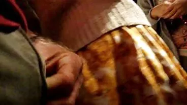 Le bellezze notturne fanno cose cattive con cazzi donne mature con giovani eleganti