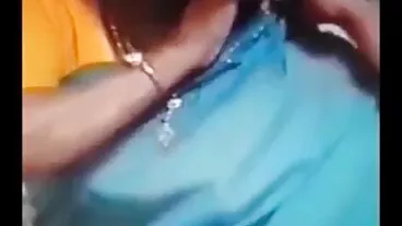 Adolescente con un bel didietro è stata milf tettone lesbiche picchiata con vigore