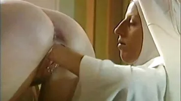 La mature bionde tettone bruna Hoe Gia Derza va dal culo alla bocca
