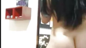 Una piccola ragazza dai capelli rossi ha una focosa signora vogliosa passione per il cazzo