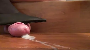 Moneymaker della signora Chechik - una storia video porno di mamme mature di successo del 21° secolo