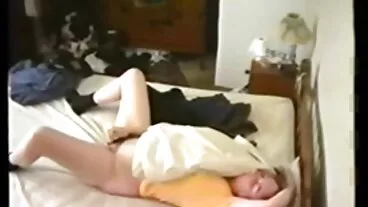 Una MILF tettona bionda si è trovata un giocattolo con cui giocare video porno trans maturi