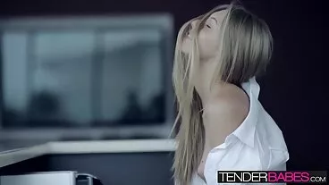 Violet Meyers ritorna! alias Dannazione Dose Diddies milf con occhiali sono Dandy