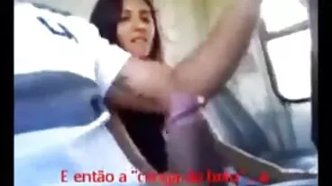 Il video porno donna matura cercatore d'oro trascorre una vacanza privata su uno yacht di VIXEN