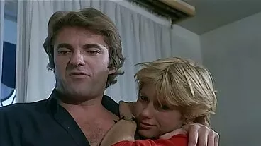La bella video porno donne mature italiane bionda Tina si prende un grosso cazzo in gola