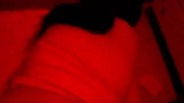 Il cliente caricato carica 3 zappe - Sesso a quattro in ufficio milf ingoio