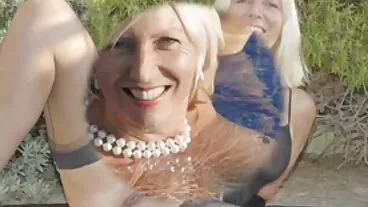 Brazzers: Il milf perizoma gioco della tettona Violet Myers è stato interrotto da un grosso dong nero su PornHD